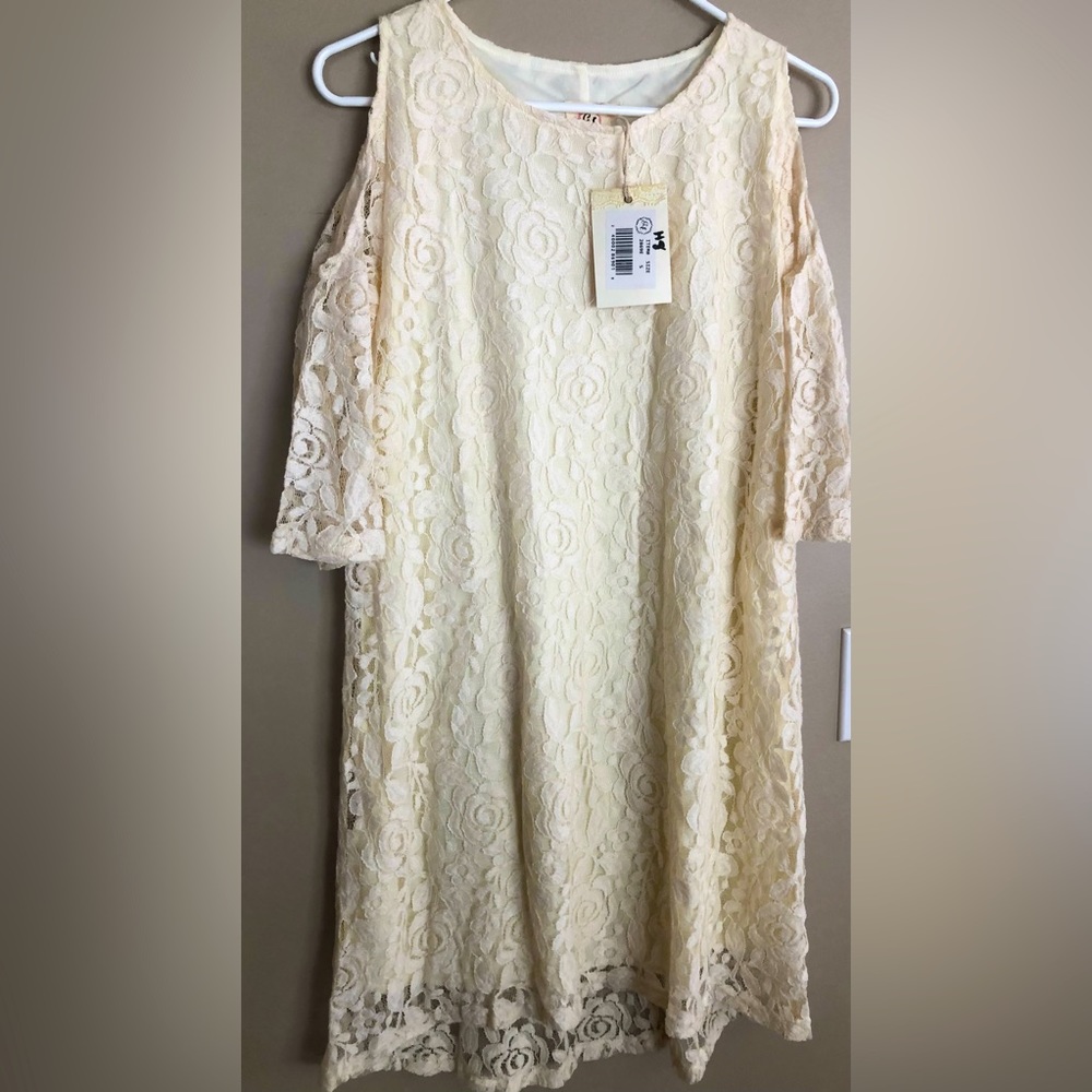 GRACE & EMMA Lacy Open Shoulder Dress  Size S  NWT
